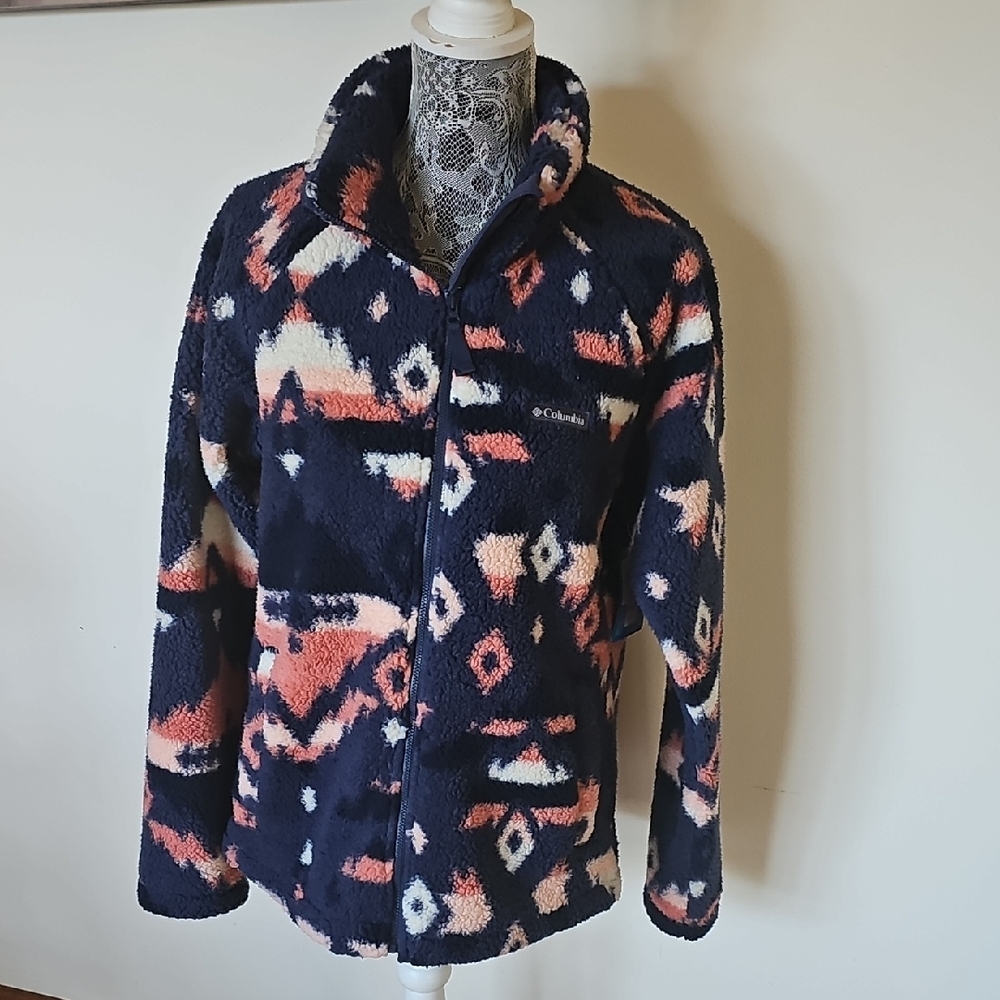 NWT Columbia Fleece Jacket with Geometric Pattern, blue color,size M.